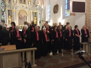 В Польше рады украинским «сеньорам». Как пенсионерам сделать свою жизнь за границей лучше — фото 3