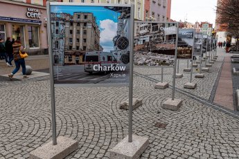 Во Вроцлаве открылась фотовыставка, посвященная годовщине войны в Украине — фото 1