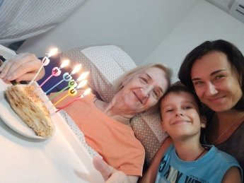 «Самой тяжелой была дорога»: украинка рассказала, как убегала от войны с парализованной матерью и сыном — фото 4