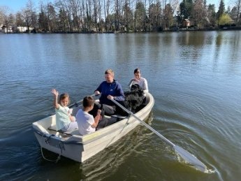 «Мечтаем вернуться и отстроить наш дом» – история семьи беженцев из Киевщины, дом которой разбомбил российский снаряд — фото 4