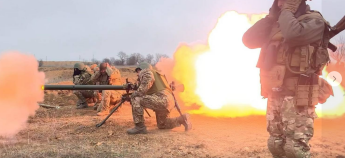 Бійці 22 ОМБР стріляють по російським ворогам