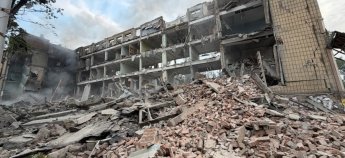 Будівля в Донецьку після атаки ЗСУ