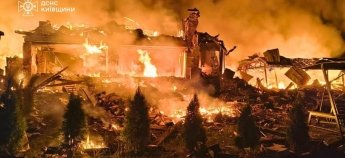 Пожежа у селі Пухіва після обстрілу РФ вночі 8 серпня