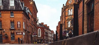 Тисячі українських біженців у Великій Британії можуть опинитися на вулиці