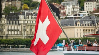 Швейцария продлила защитный статус для украинцев