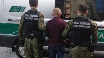 Польща вигнала та ще й забанила українця, який виловив легендарного сома - велетня у Варшаві