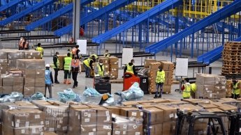 Українцям в ЄС доведеться платити більше за посилки з Батьківщини та Китаю