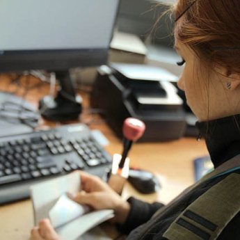 Липові довідки та фейкове волонтерство: скільки коштує незаконний виїзд за кордон