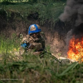 Боєць 57 ОМПБр