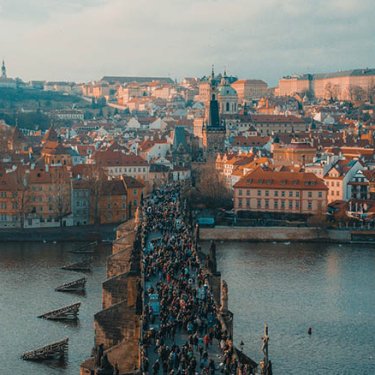 Скільки коштує місяць життя у Чехії: витрати біженців