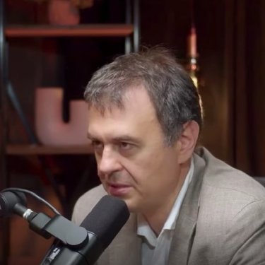 Данило Гетманцев дає інтерв'ю