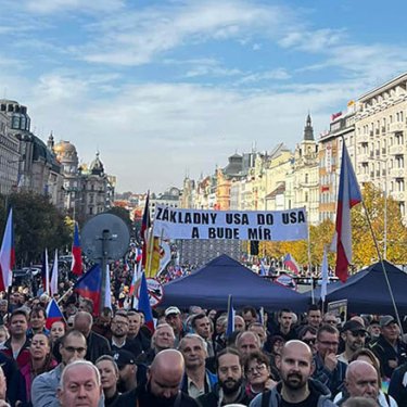 У центрі Праги пройшов черговий антиурядовий та антиукраїнський мітинг