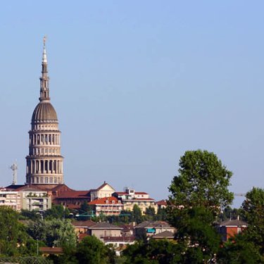 Італійське місто Новара безкоштовно повезе українців додому