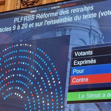 Сенат Франції проголосував за пенсійну реформу, незважаючи на протести