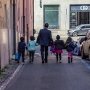 Як українцям за кордоном захистити своїх дітей від поліції  та настирливих соціальних служб